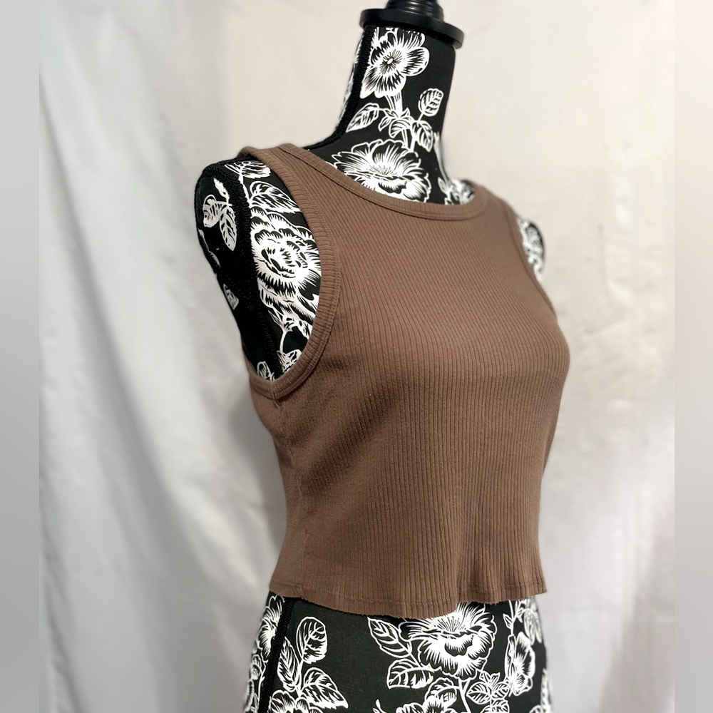 Crop Top - Picture 2 of 5